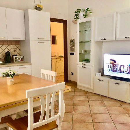 Presso La Maison De Gioel Usufruirai Di Un Appartamento Indipendente Dotato Di Uso Cucina E Lavatrice Arredato In Maniera Funzionale Situato In Ottima Posizione Vicino A Supermercati Caffetterie Pasticcerie Bar Pizzerie E Tanti Altri Servizi أولبيا المظهر الخارجي الصورة
