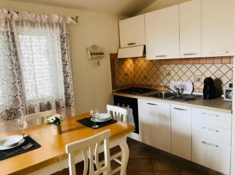 Presso La Maison De Gioel Usufruirai Di Un Appartamento Indipendente Dotato Di Uso Cucina E Lavatrice Arredato In Maniera Funzionale Situato In Ottima Posizione Vicino A Supermercati Caffetterie Pasticcerie Bar Pizzerie E Tanti Altri Servizi أولبيا المظهر الخارجي الصورة